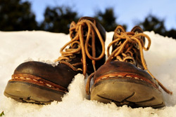 Lederschuhe und Wasserränder